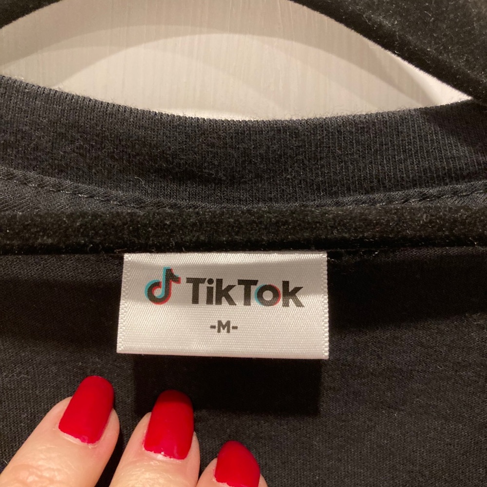 Tik Tok 👕 - Picture 3 of 5